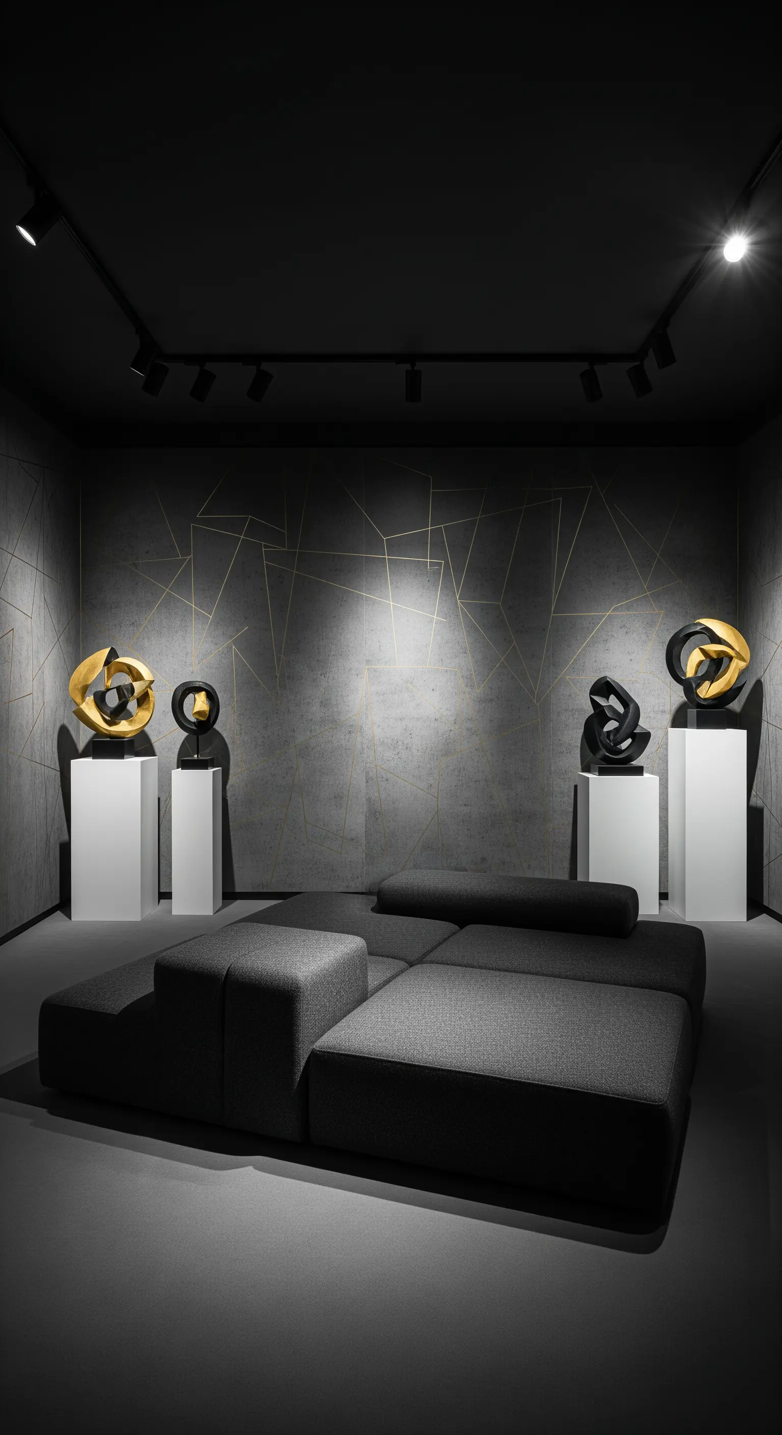 Grauer Raum mit goldenen Linien und modernen Skulpturen