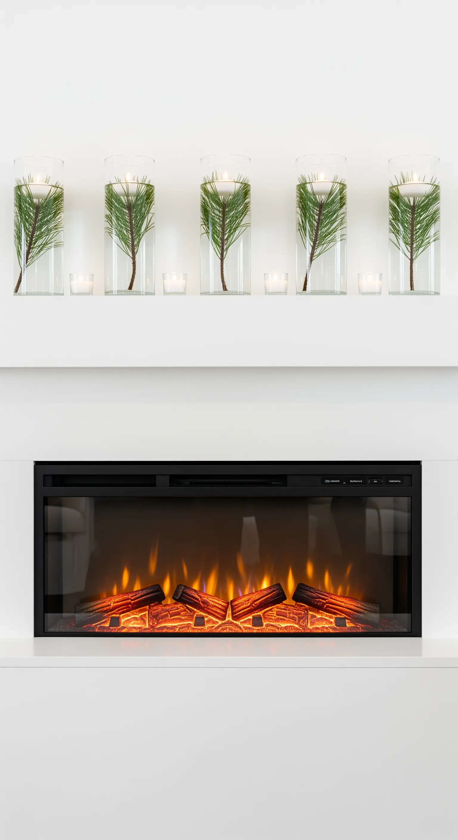 Reihe von Glaszylindern mit Zweigen