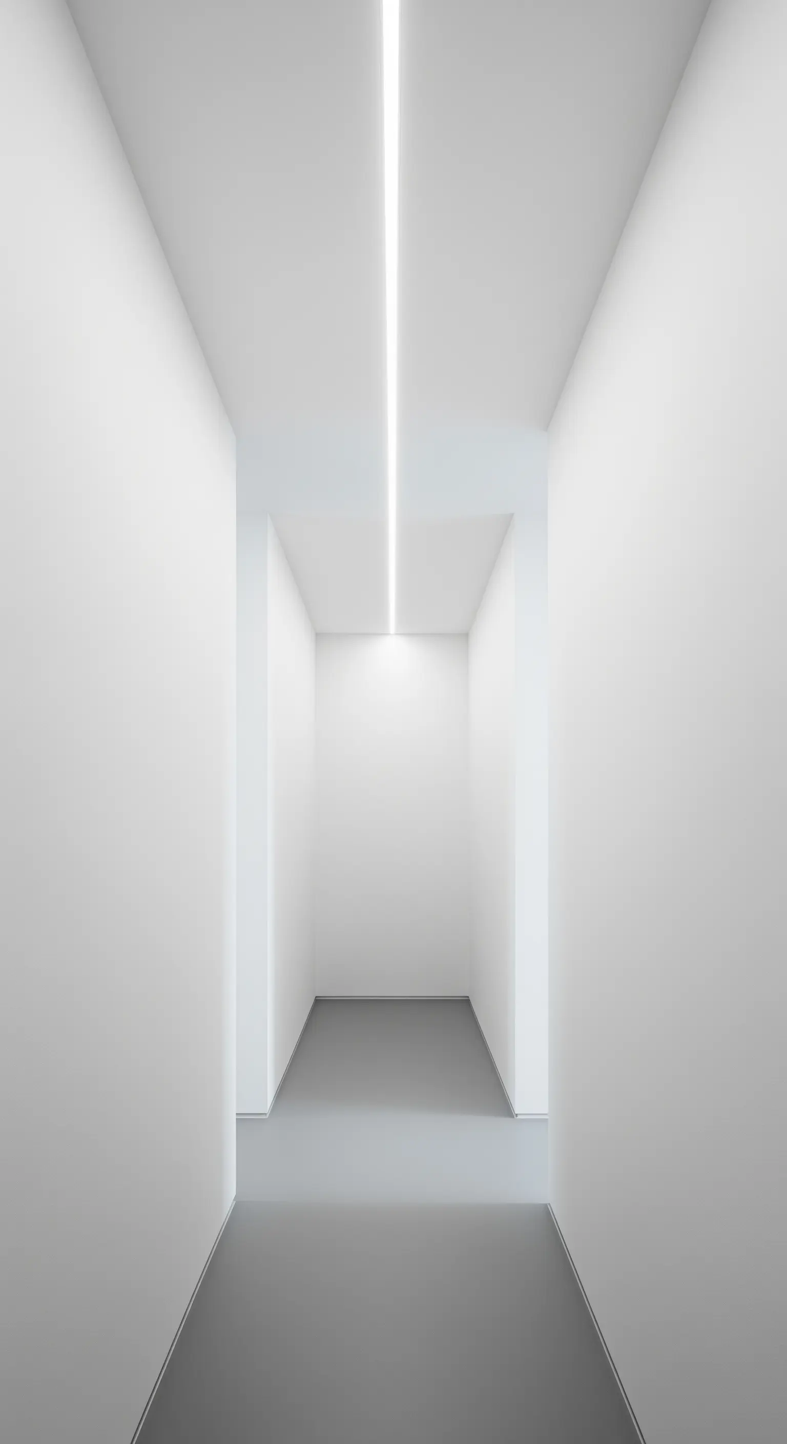 Ein schmaler, weißer Flur wird von einer einzigen, durchgehenden LED-Lichtlinie an der Decke beleuchtet.