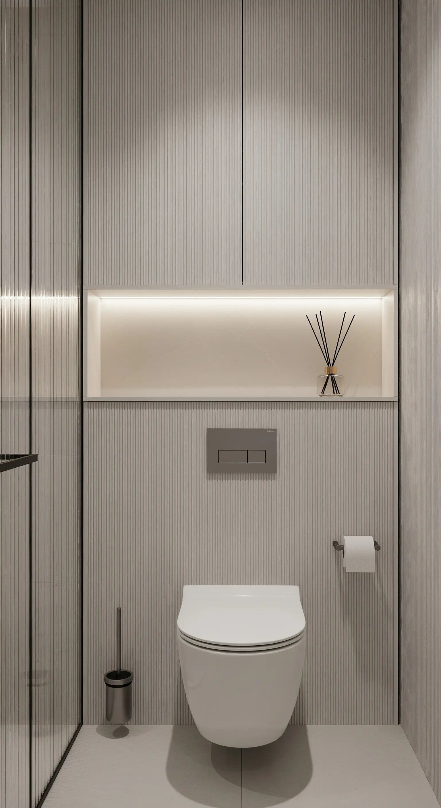 Beleuchtete Nische in einer Wand mit vertikalen Lamellen im minimalistischen WC-Bereich.